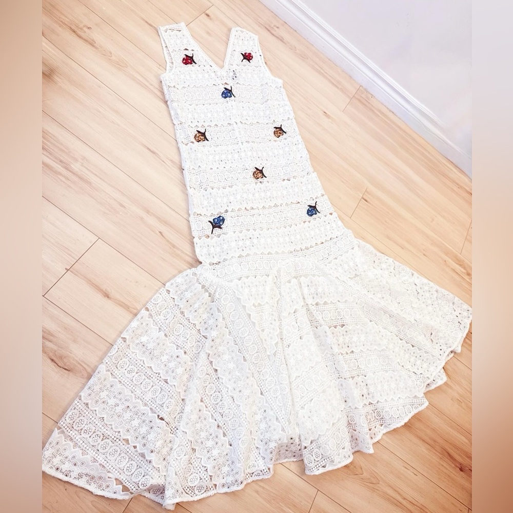 White Sleeveless Lace Maxi Dress - Picture 8 of 8